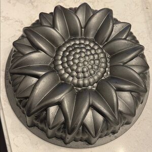 Nordic Ware Sunflower Pan